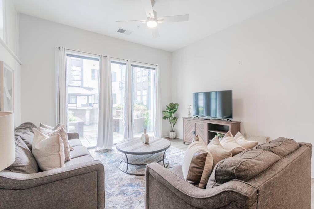 Charming Cozy Apartment With Wi-Fi & Free Parking Шарлотт Экстерьер фото